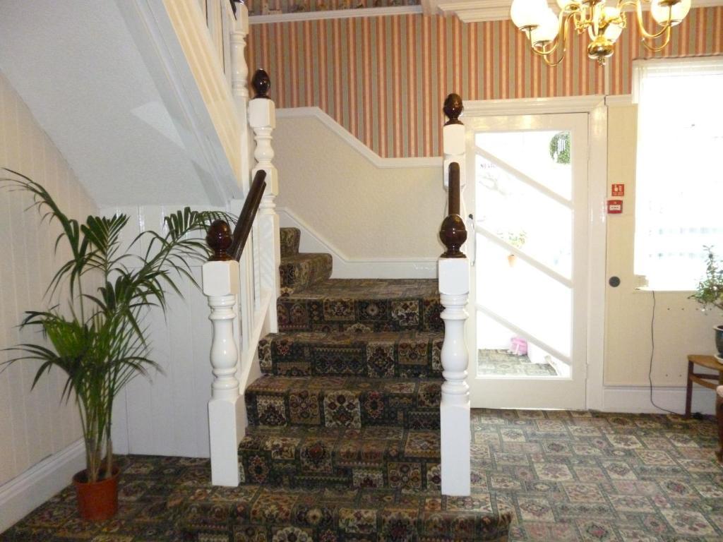 Cornerways Guest House Llandudno Exteriör bild